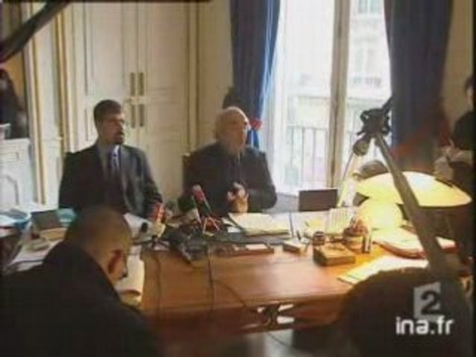 Le Mensonge du Rabbin Farhi qui s'autopoignarde