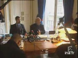 Le Mensonge du Rabbin Farhi qui s'autopoignarde