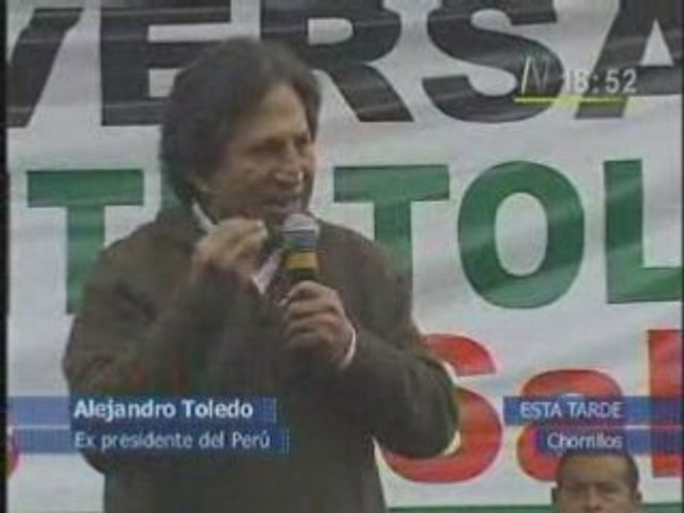 Alejandro Toledo lanza dura advertencia a Alan García