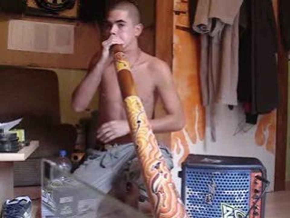 didgeridoo