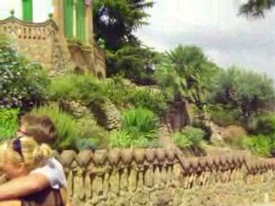 au parc guell de barcelone