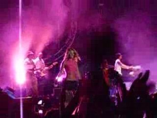 Otro dia que va 2 y Solo quedate en silencio 1 Rumania