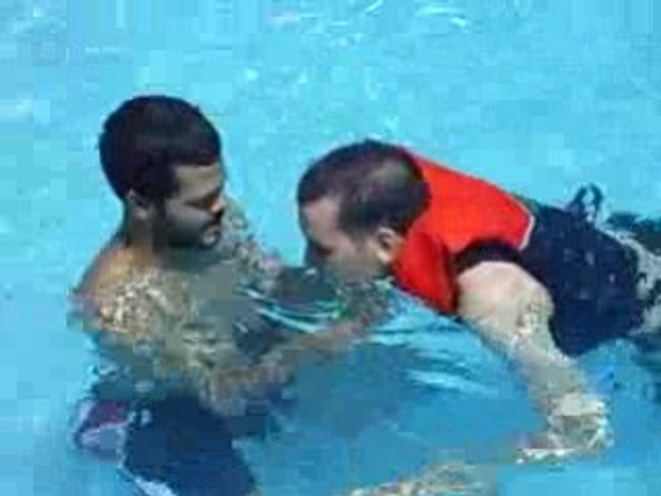 Younes august 08 2  schwimmen