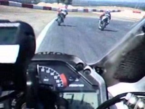 roulage à ledenon avec l'aspi-racing en catégorie pilote