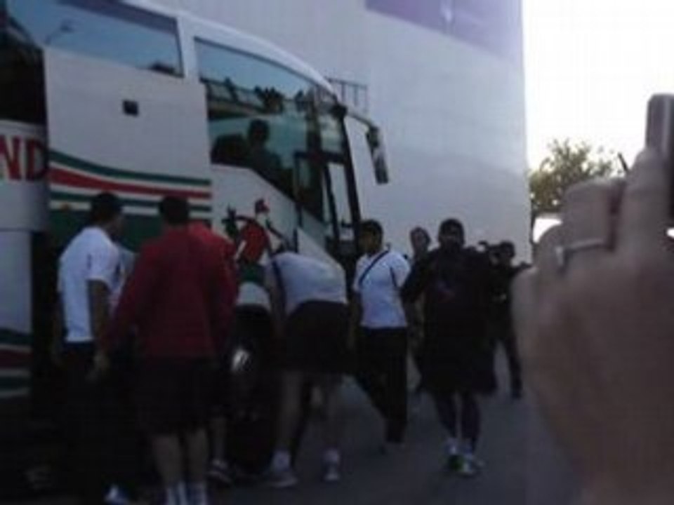 Descente du bus Biarritz Olympique