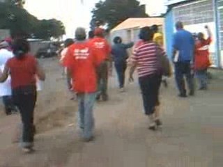 José Ramón López caminando en Mi Rinconcito
