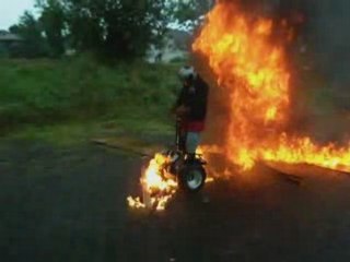 LE MUR DE FEU - Cascade sur Segway, team Funky-Move EXTREME
