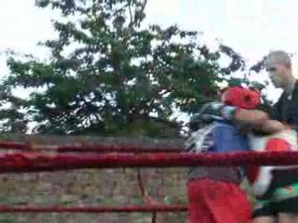 Pierre boxe thailandes