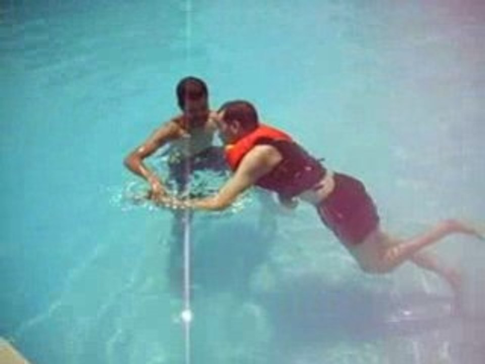 Younes August 08 2  Schwimmen