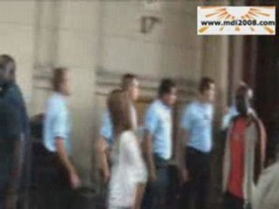 Kemi Seba et la rue jugent le SIONISME AU TRIBUNAL!