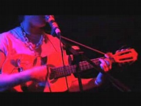 Micachu & the Shapes - 'Golden Phone' LIVE