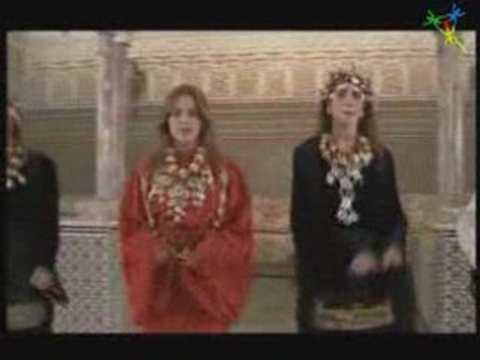 Karima bnat oudaden  " tayri d ziine.."