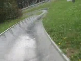 Luge d'été à fond