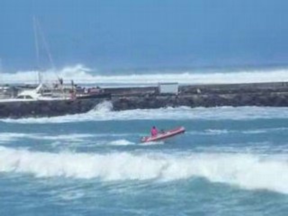 Surf en zodiac sur la houle de saint-gilles-les-bains #2
