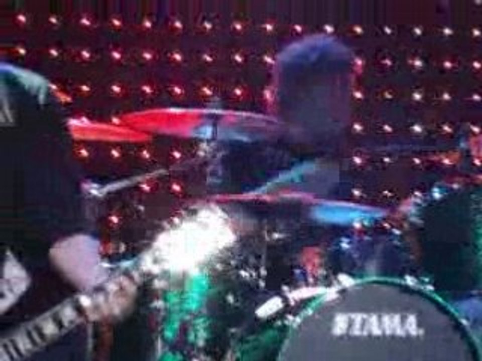 Love is dead extrait- Anaheim