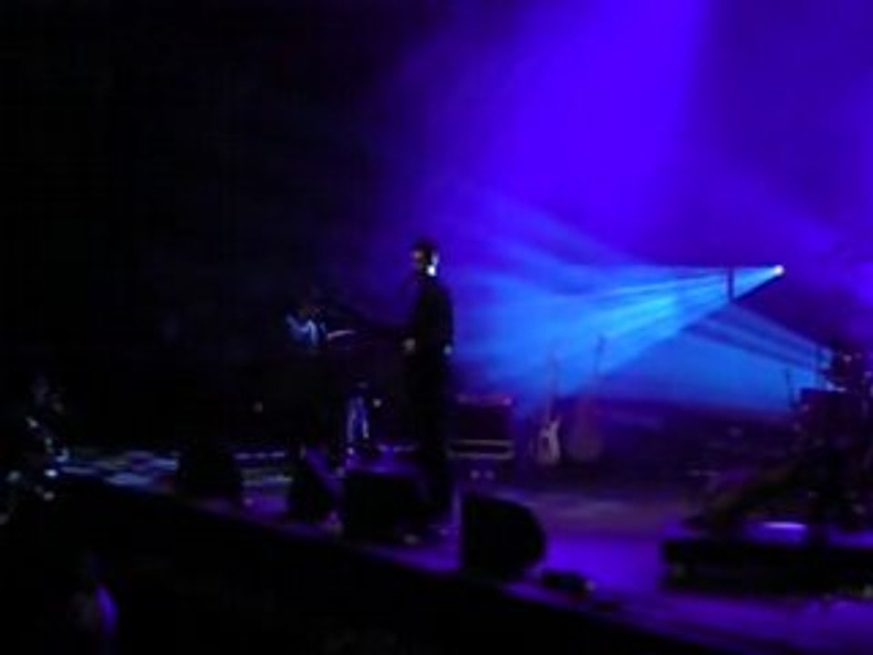 AaRON Famous Blue Raincoat Brussels Summer Festival