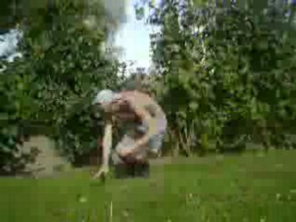 Antoine en par dsu la cloture