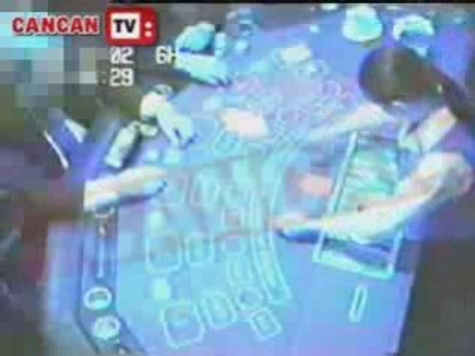 Piturca filmat cum triseaza la poker intr-un cazino