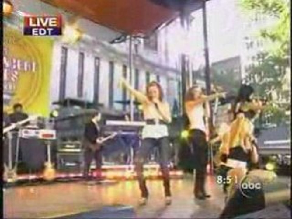 Pussycat Dolls - Buttons [good morning america 30-06-06]