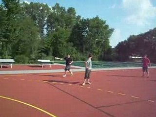 vol a main armé  attention pas pour les sensible