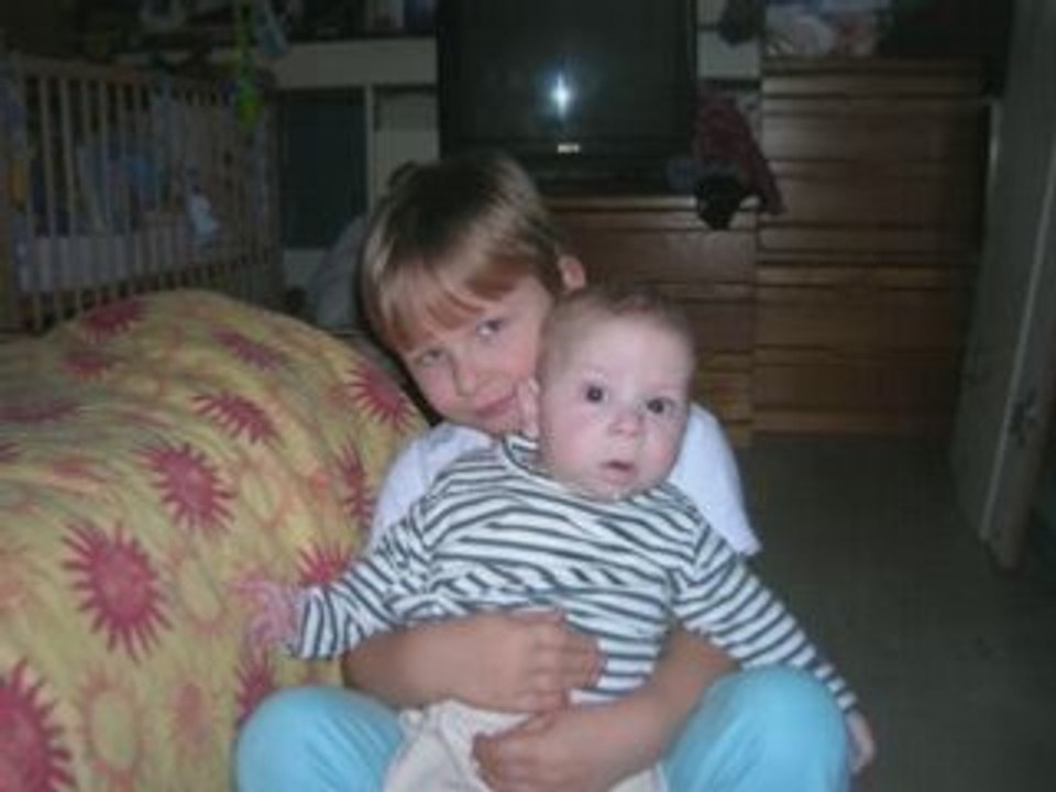 un tres bon anniversaire notre lili...les tanounettes