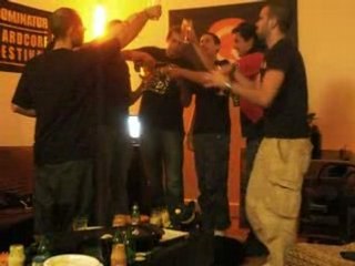 Champagne pour les 100.000 messages sur le forum Trip & Teuf