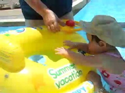 Eileen et Ja Oah a la piscine a Hua Hin (Thailande)