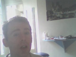 Wiwi égratigne "Comé comédie"