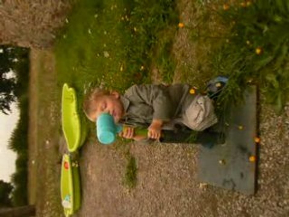 Laszlo chante Petit papa Noël