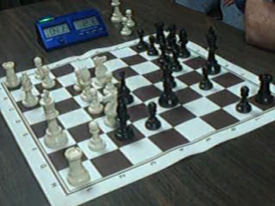 ECHECS : YVES 0 VS 1 STEPH ( CLASSE B 2008 )