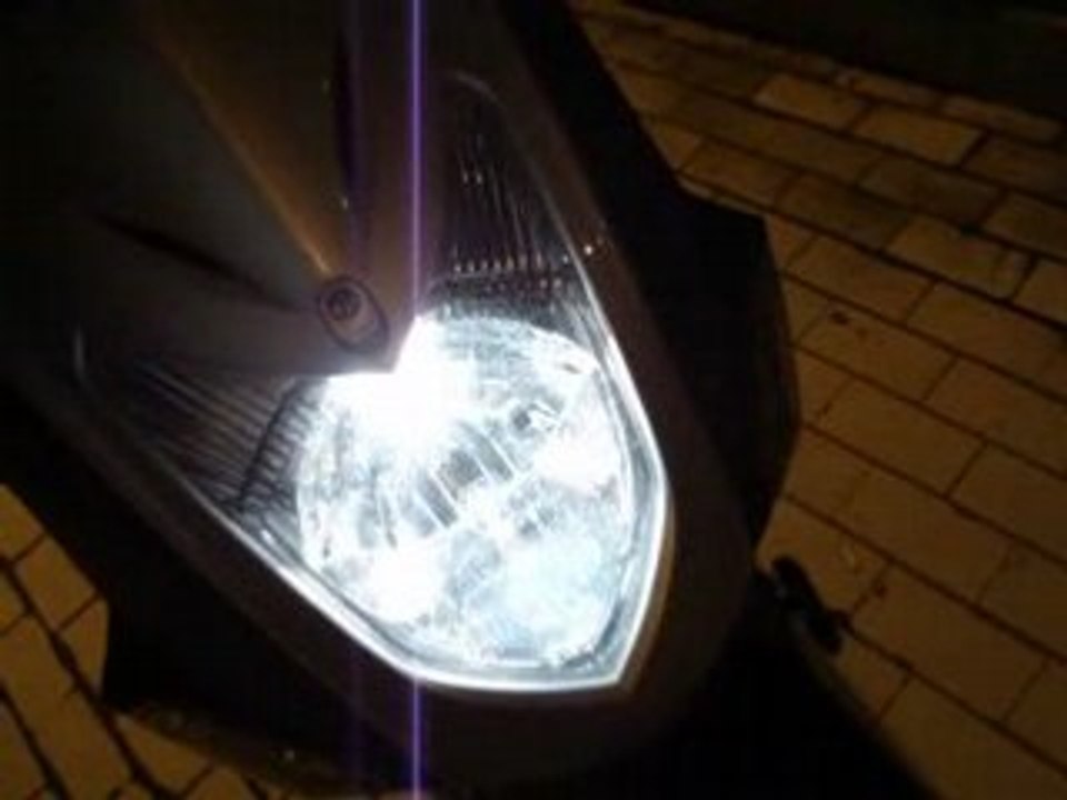Eclairage Ampoule Xenon Effect No Name sur kymco agility 50