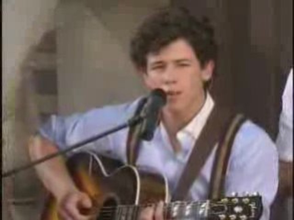 Jonas Brothers - Love Bug Live VMA