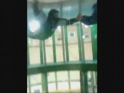 12-09-2008 Nounours au simulateur de chute libre