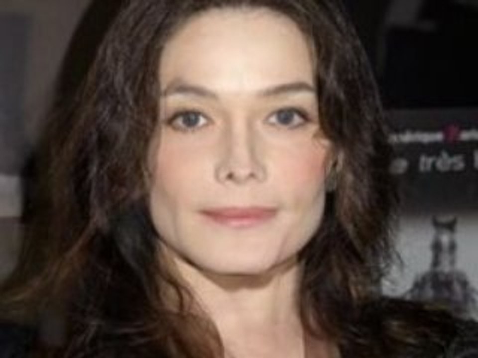 Carla Bruni morphing Michael Jackson