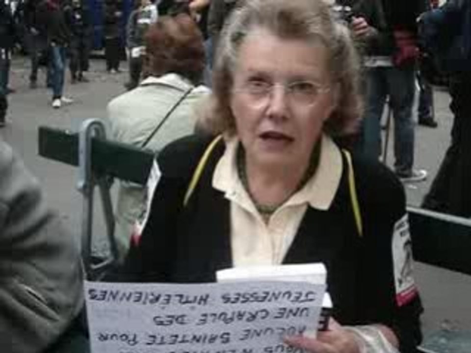 Les anarchistes défilent contre le pape Benoît XVI (Paris)