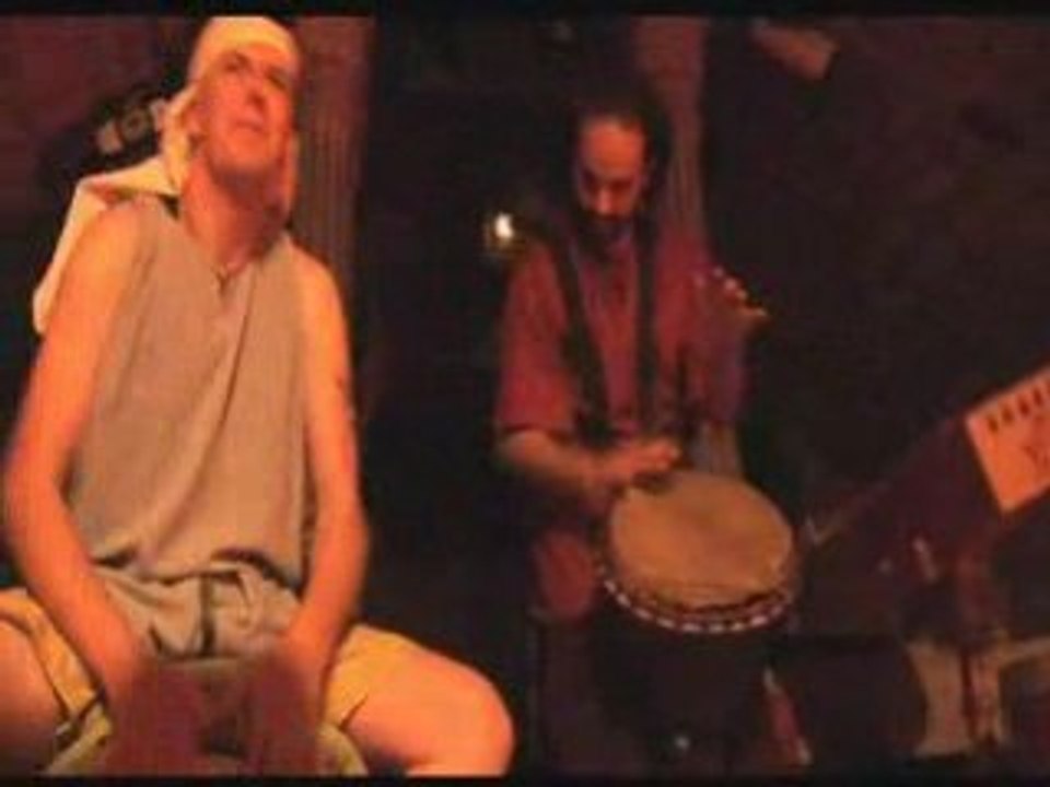 Zou des percusdudiable a la taverne