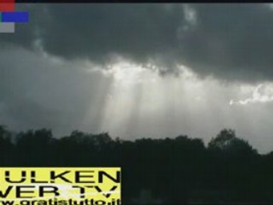 (ULTRATERRENO) FASCI DI LUCE DAL CIELO (SU BORGO SAN LORENZO