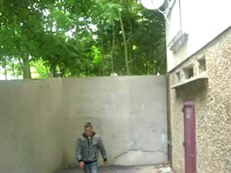 alexis et le mur aie