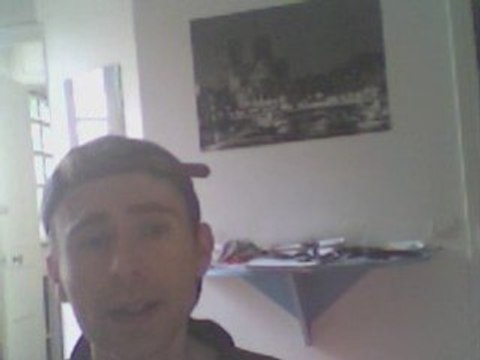 Wiwi égratigne Little girl de Sandra