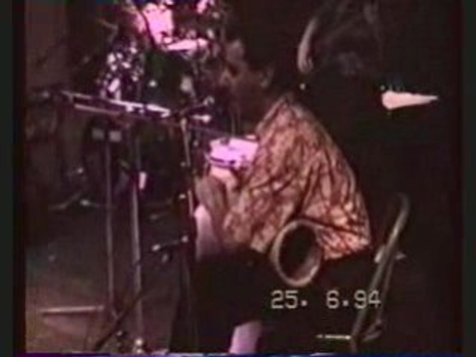 Idir "Yelha Wurar" Live Roubaix 1994 derbouka :...