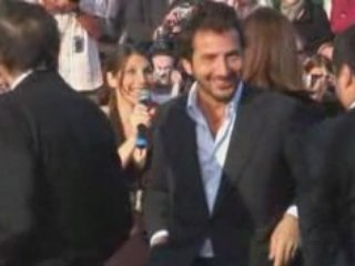 EDOUARD BAER TRIPOTE SES VOISINS