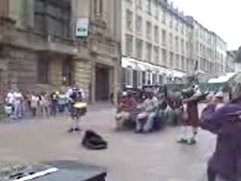 Queen - We will rock you - Cornemuse+Djembe+Tambour