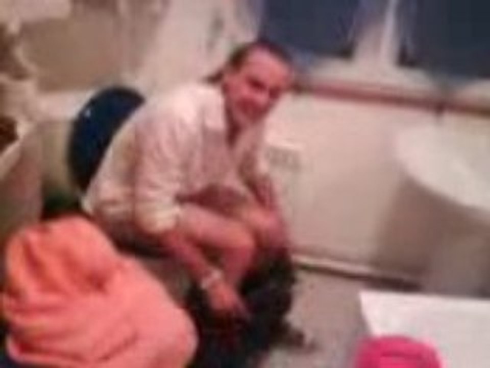 T1mar au toilette!!!!