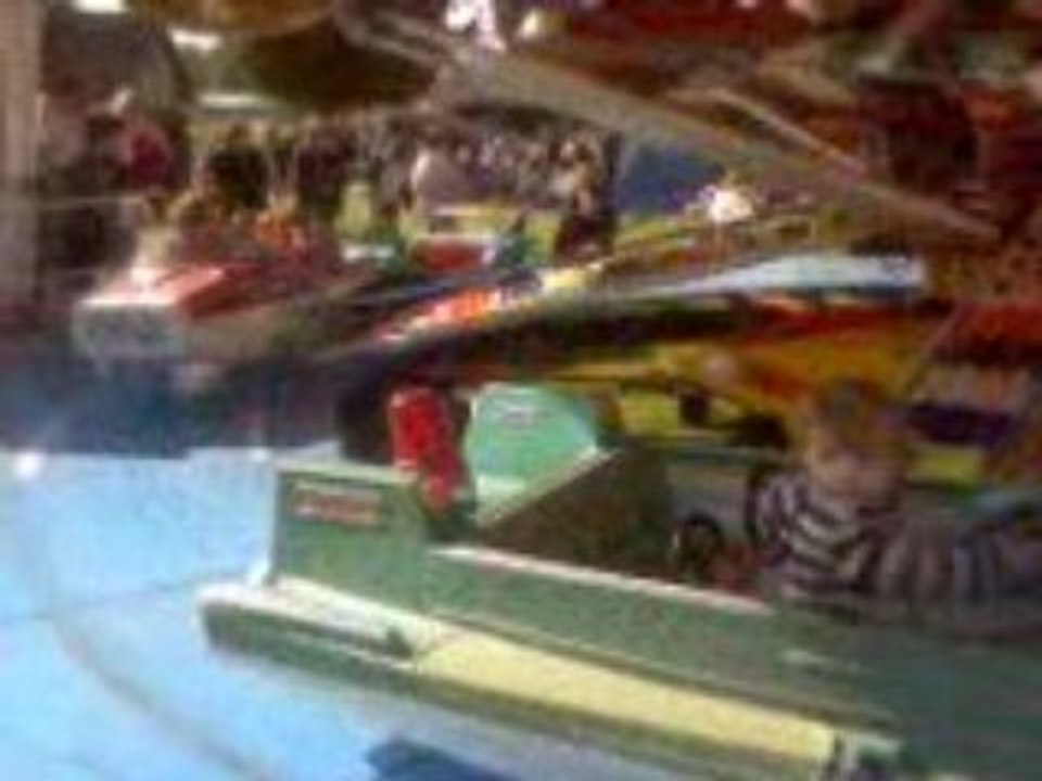 Noam fait du manège