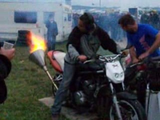 Bol d'or 2008 sylvain et Ju en pétage de pneu