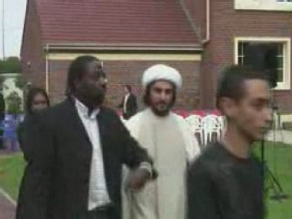 Kemi Seba AVEC le Hezbollah !!