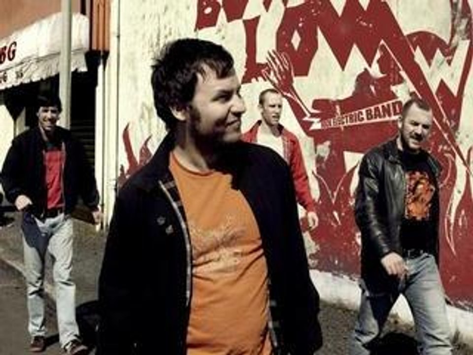 Teaser BOW LOW album