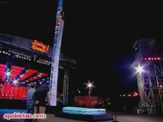 World Record for Shallow Dive into 12 Inches of Water