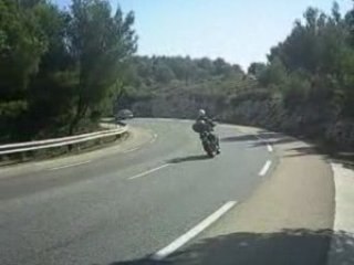 Hugo monte cette petite route aprs laciotat