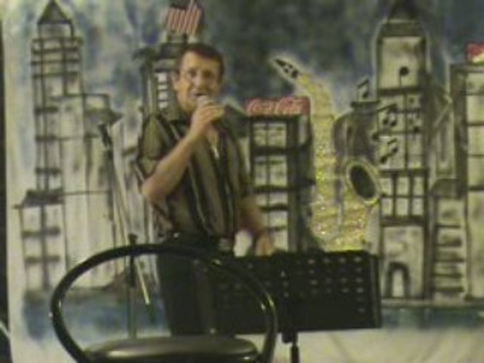 Jean Louis chante Johnny